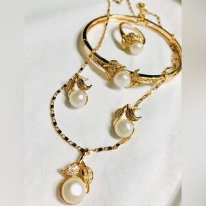 Brandnew Auth. Freshwater Pearl Sets